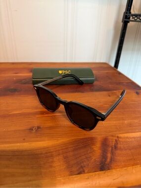 Men's Black Sunglasses — Classic Rounded Frame